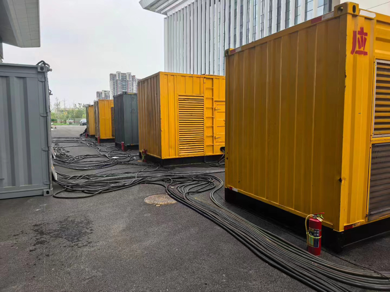 富宁不同季节柴油发电机组保养有哪些注意事项?