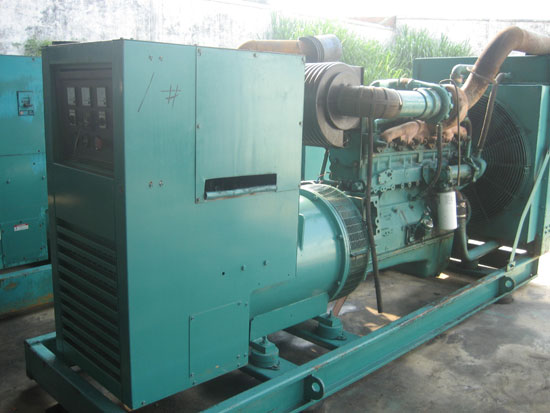 富宁租赁发电机- 发电机碳刷磨损的原因是什么