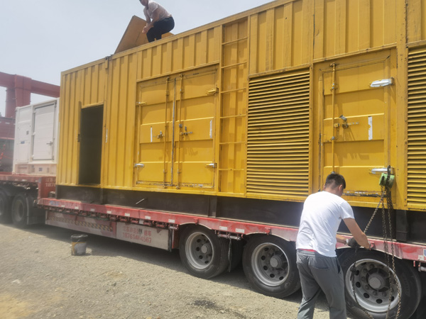 富宁除了负载情况和发动机维护，还有哪些因素会影响 200kw 柴油发电机的油耗？