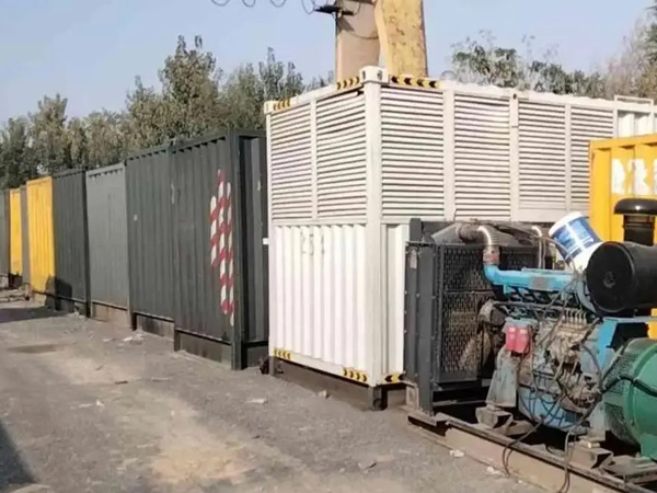 富宁200KW柴油发电机机组每小时油耗是多少？